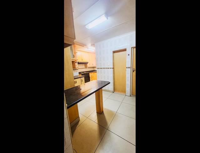 3 BEDROOM HOUSE FOR SALE IN MONTFORD